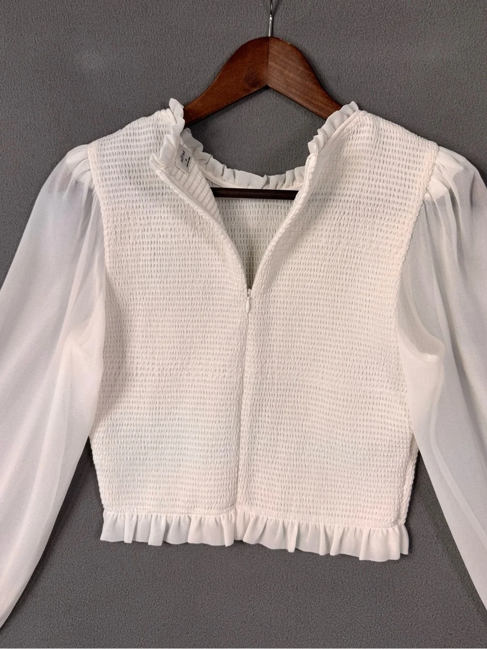 Aritzia Wilfred Tempest Blouse Top Ruffle Off White Smocked Puff Sheer Sleeves,M